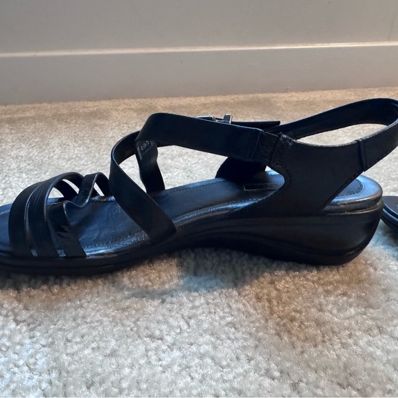 Black Womens Ecco Shoes Size 38 EU Sandals Open Toe Strap - Picture 4 of 5